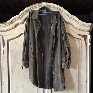 BlueVelvet Army Green Button Up Tunic top Duster size Small